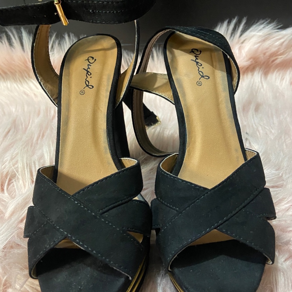 Black heel